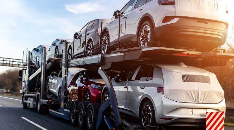 Two truck car shipping cars for RoadRunner article